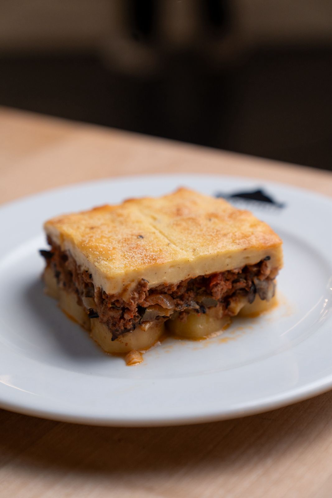 Hausgemachte Moussaka - Traditionelles griechisches Gericht