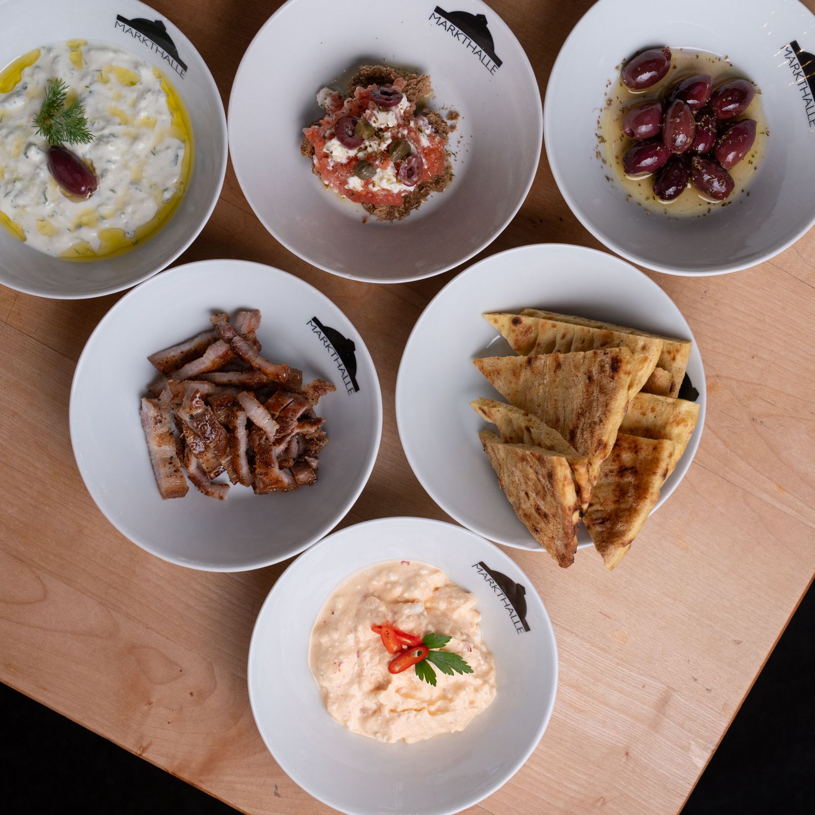 Meze Platte - Vielfalt griechischer Vorspeisen